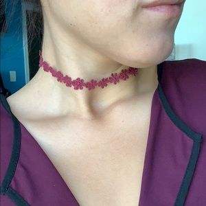 Burgundy flower shape choker 🌹✨🌸